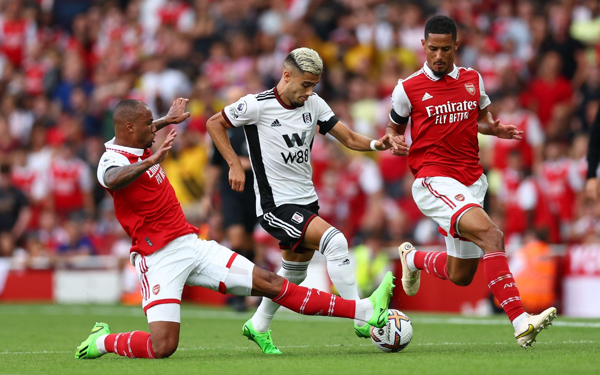 时刻挺身而 时刻挺身而